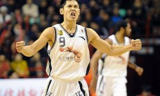 九游娱乐-昔日篮球传奇重返赛场，勇敢挑战新对手！的简单介绍