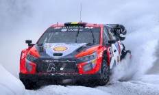 九游官方入口-瑞典选手夺得雪车金牌！