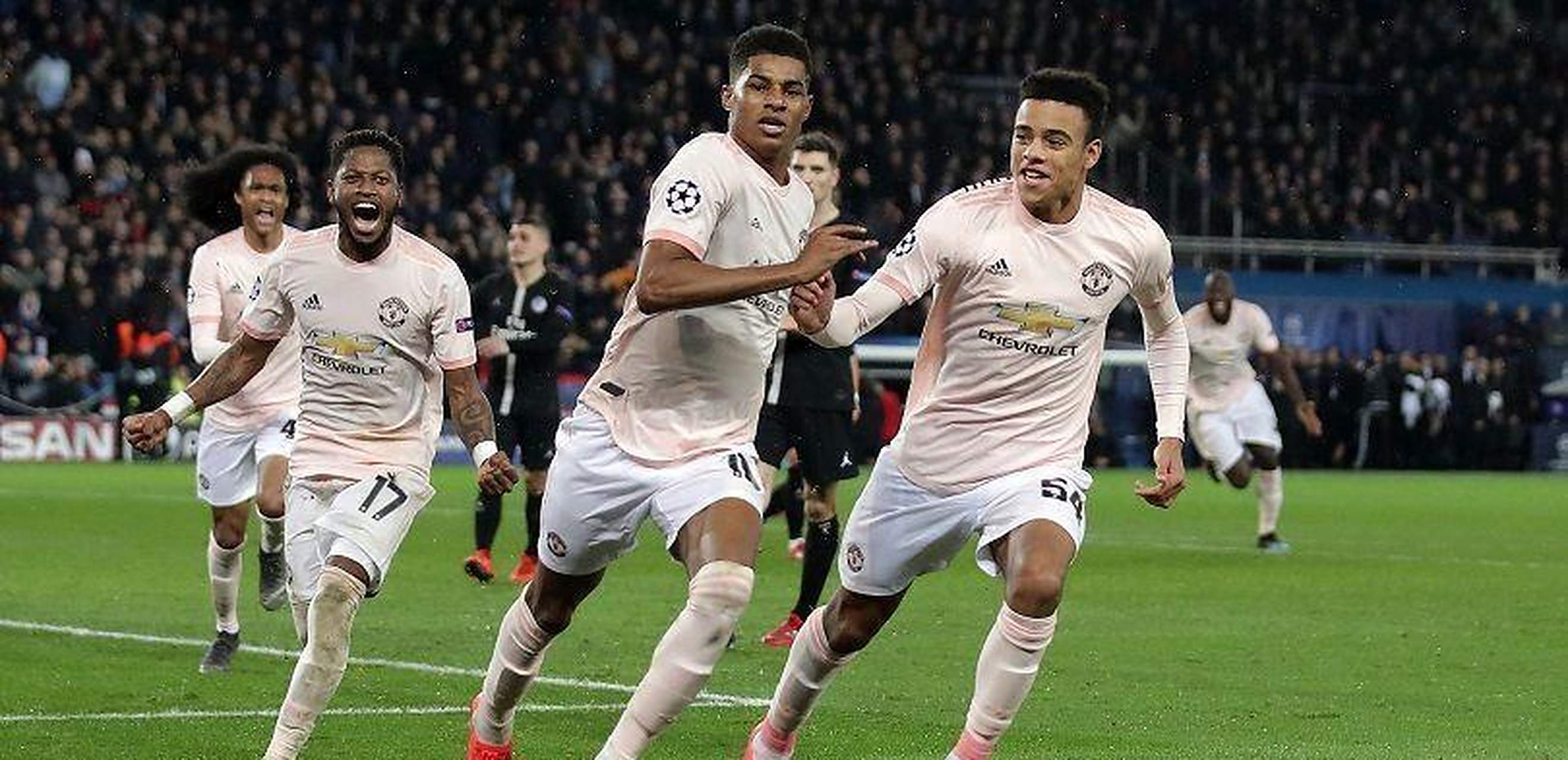 包含波兰惨败西班牙，晋级形势堪忧的词条