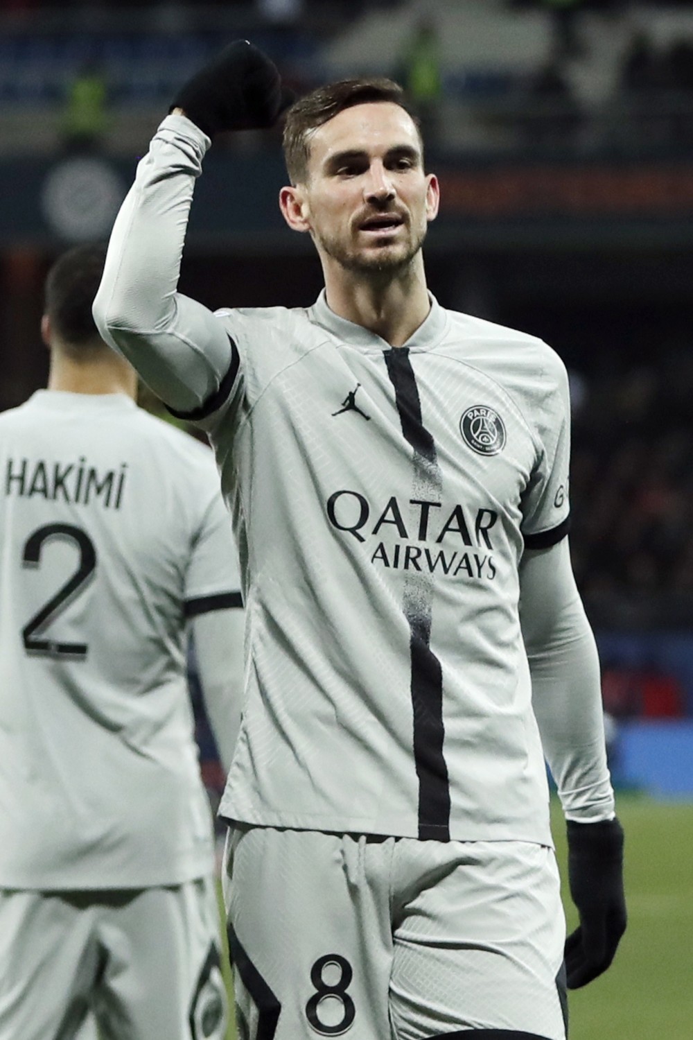 包含巴黎圣日耳曼胜蒙彼利埃，保持领先优势的词条