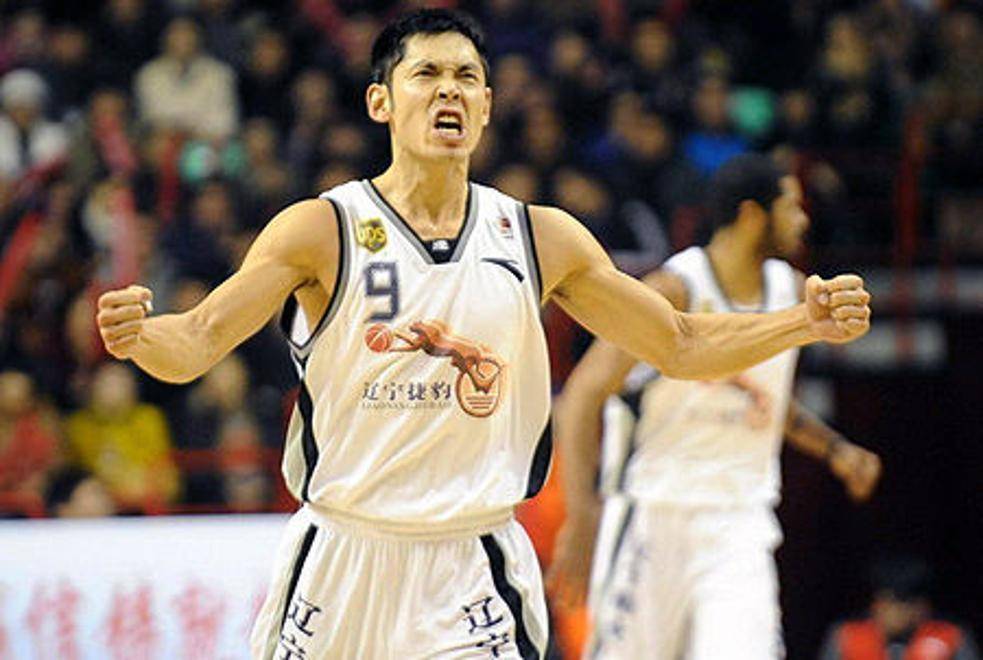 昔日篮球传奇重返赛场，勇敢挑战新对手！的简单介绍