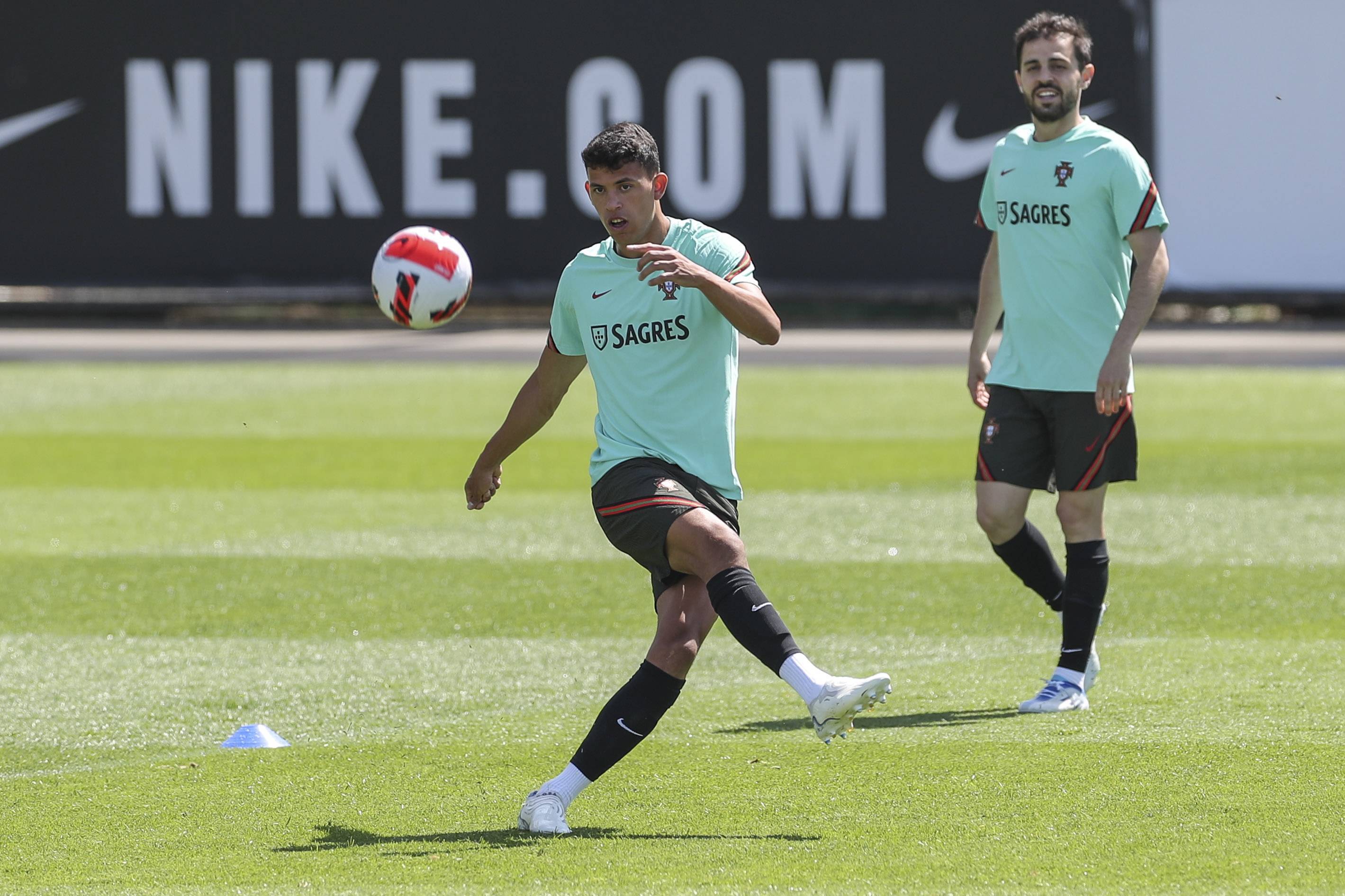 关于欧国联赛事引发球员热议，备战工作逐步成熟的信息