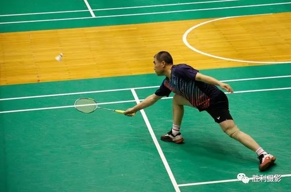 丹麦对决西班牙，羽毛球赛中精彩绽放